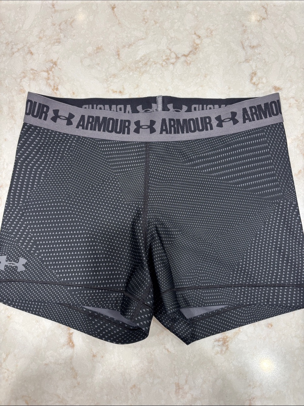 Under Armour Women’s Black & Gray Patterned Compression Shorts Size Medium